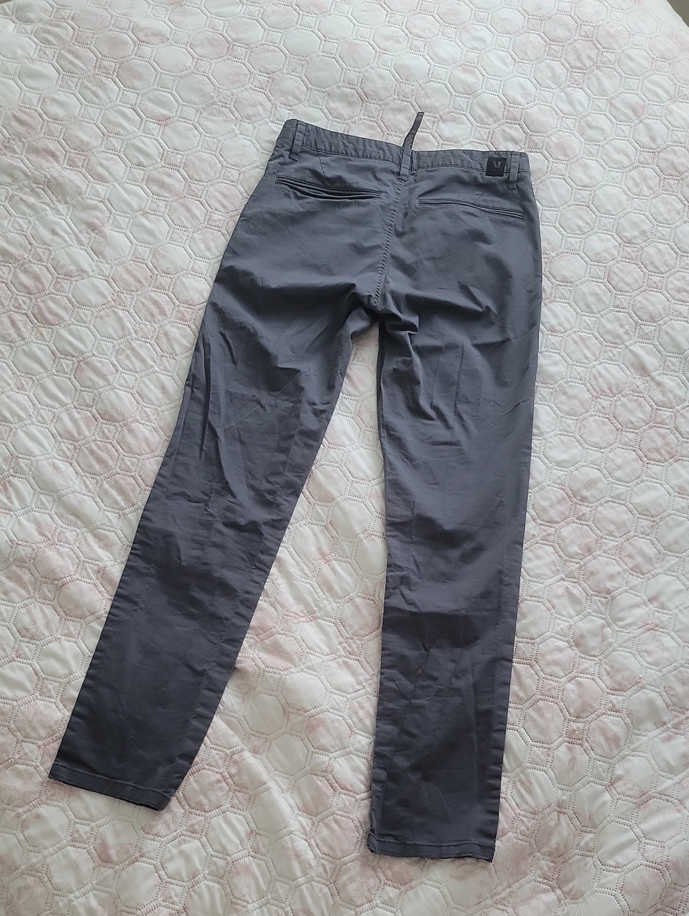 Vuori Men's Chinos in Charcoal Gray
